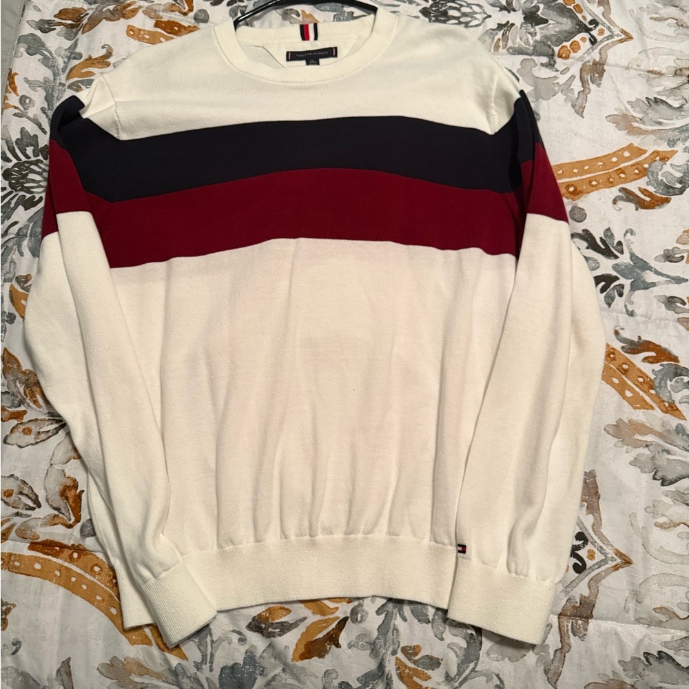 Tommy Hilfiger Men's White and Red Striped Sweater barge new without tags